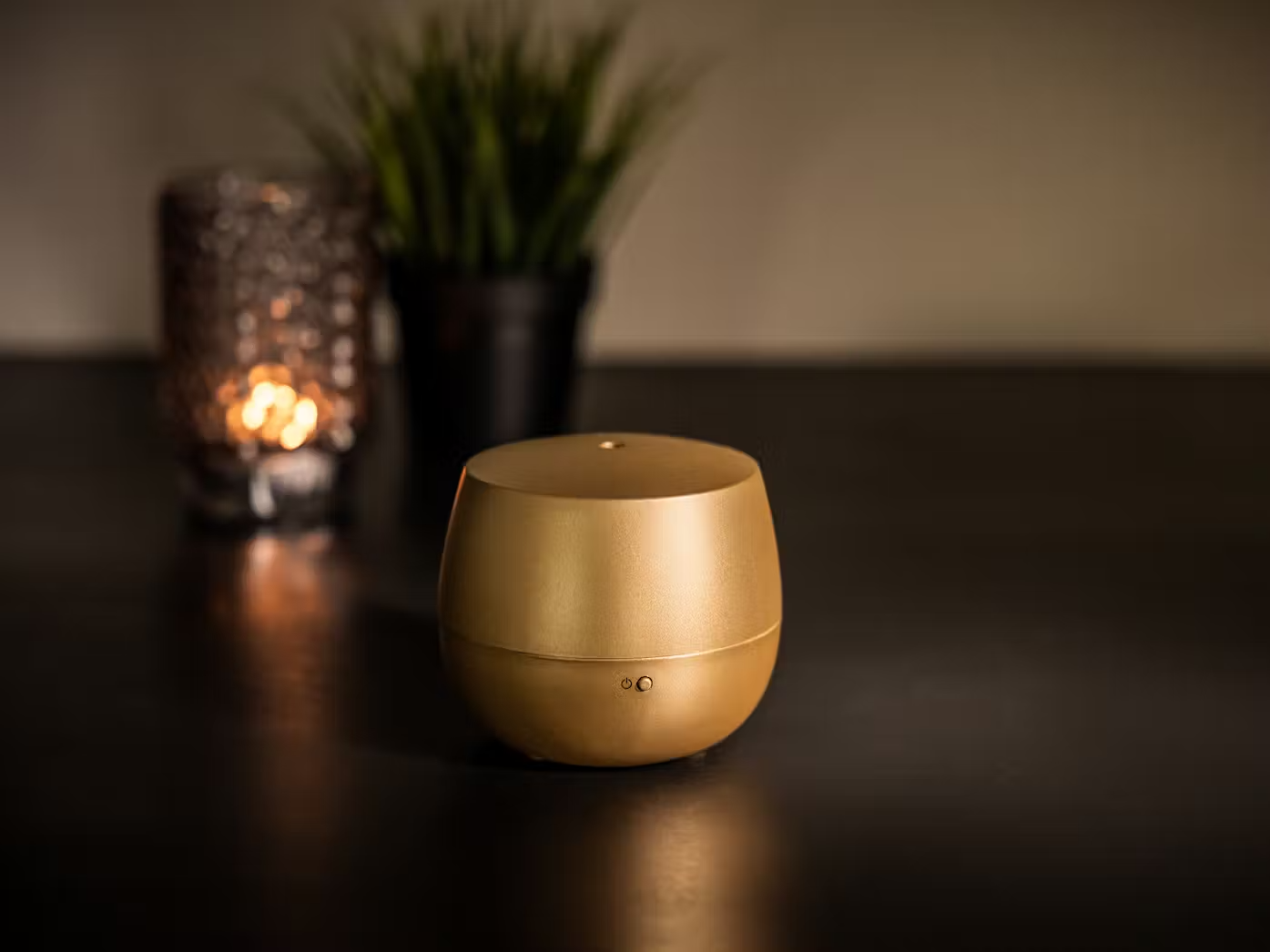 Focus image of Stadler Form Mia aroma diffuser in gold